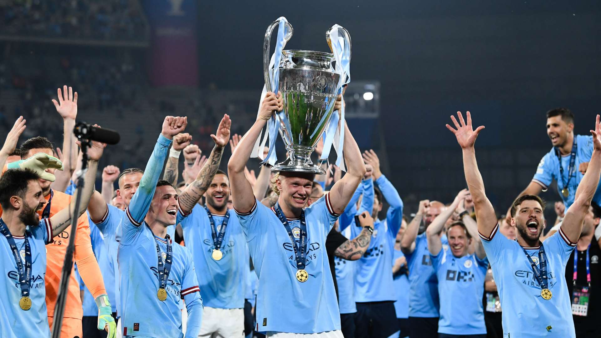 曝荷蘭足協與範加爾簽約一年半 將率荷蘭隊征戰卡塔爾世界杯.